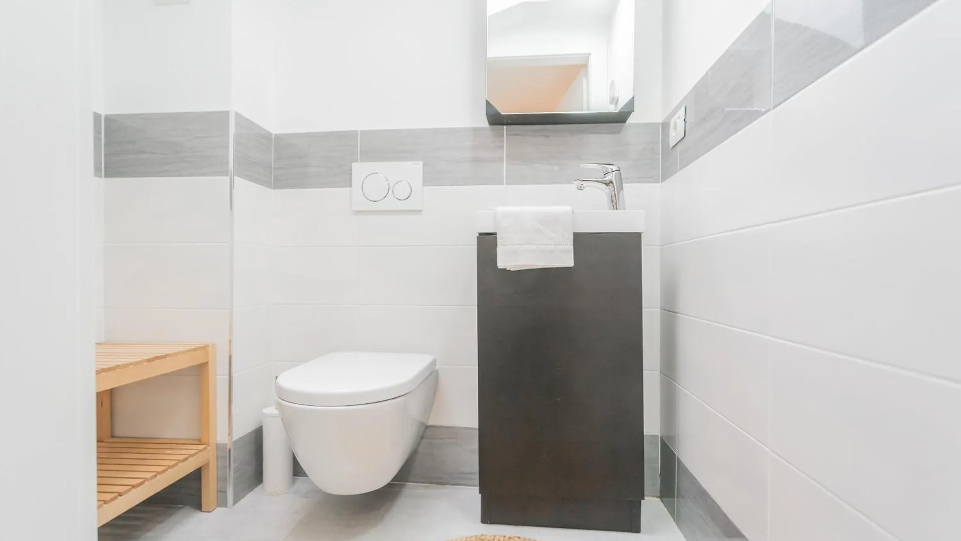 Borsieri Como Apartments With Parking By Rent All Como