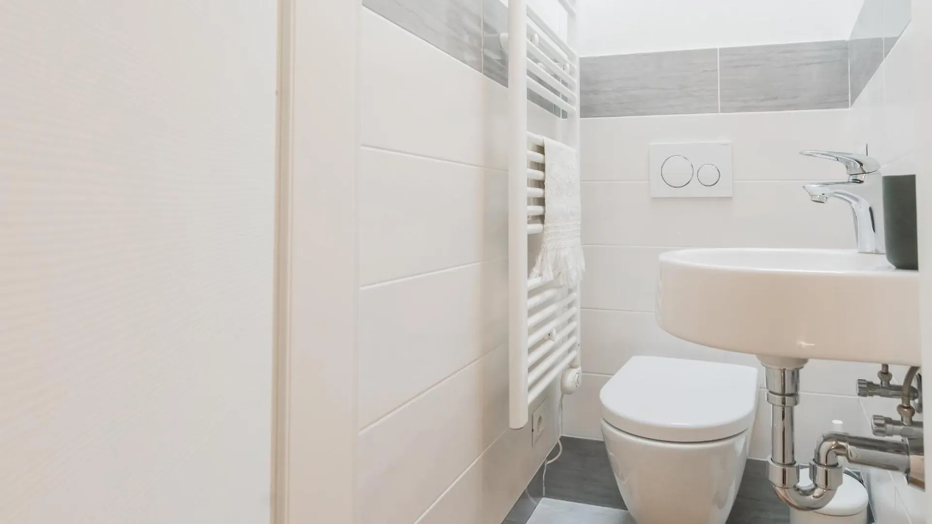 Borsieri Como Apartments With Parking By Rent All كومو 0*,